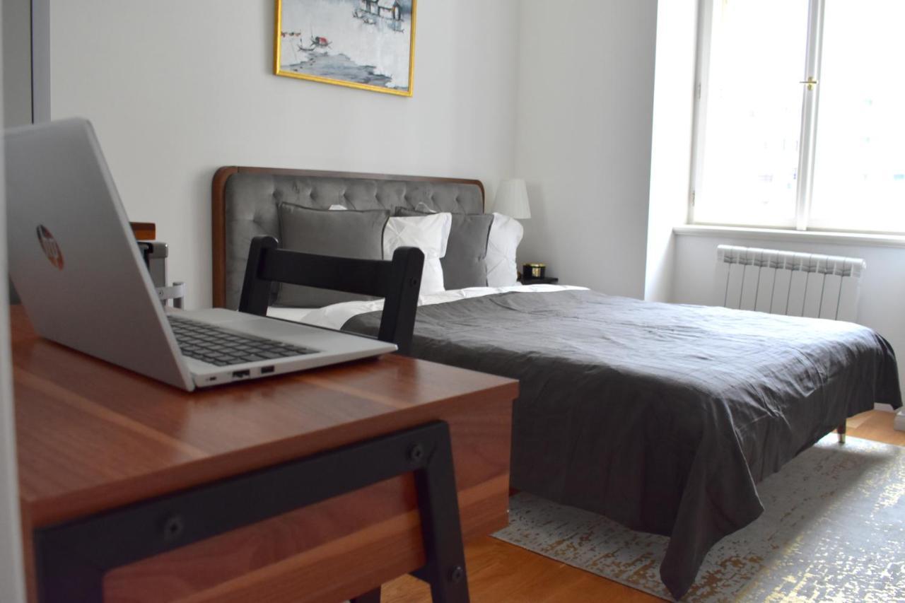 Lovely Apartment In Center Prag Exterior foto