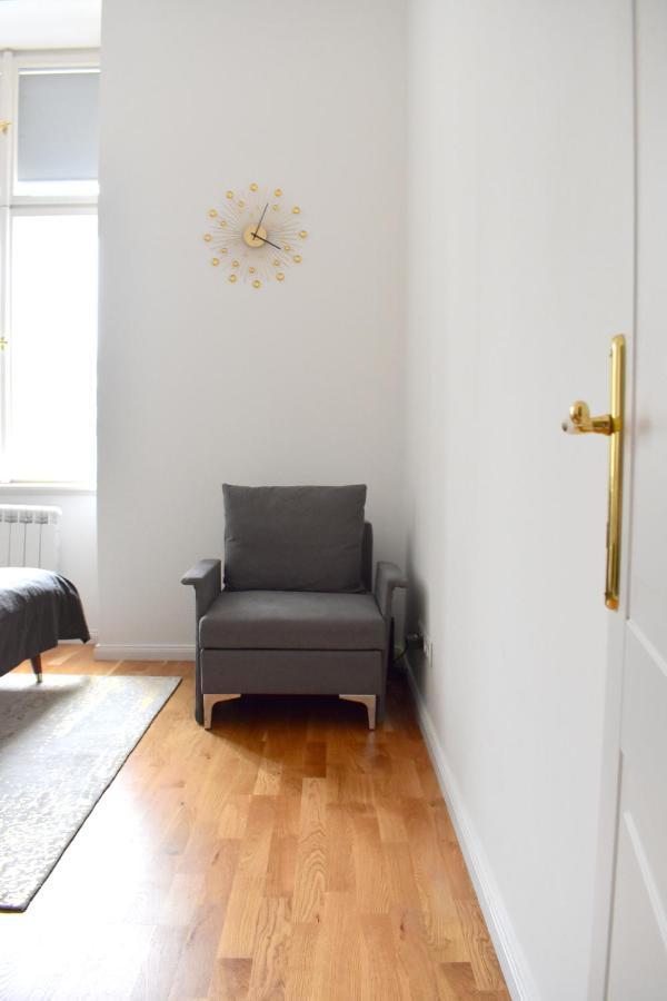 Lovely Apartment In Center Prag Exterior foto